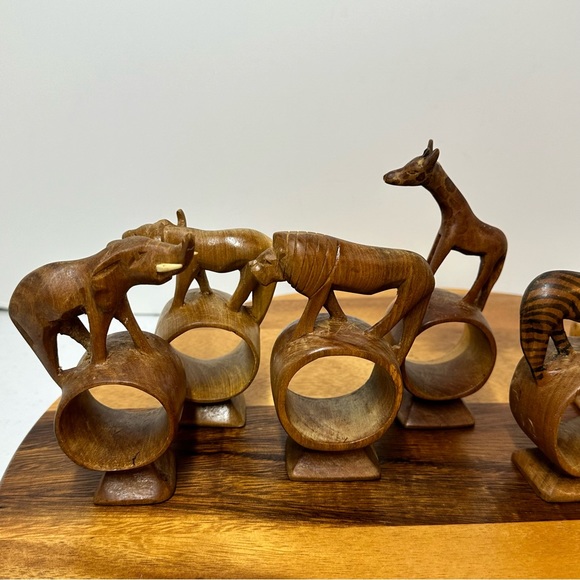 Hand Carved Vintage Wooden Safari Animal Napkin Rings 8 total. - Picture 13 of 17